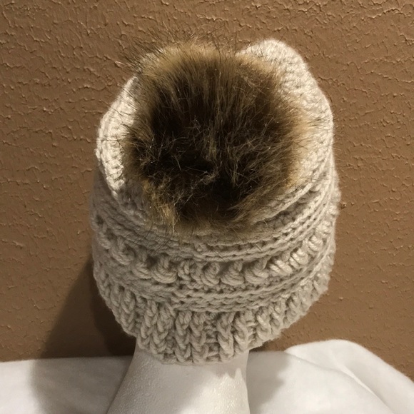 Hand Crocheted Slouchy Hat/Fur Pom Pom - Picture 4 of 8